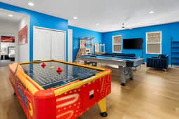 6058BO - 10 Bed - Classy Clubhouse - ST008V - Image 4