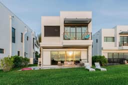 HI3057HA: 4 bed, Ocean Villa, Beachfront - Image 5