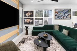 VOR5304AA: 5 Bed, Candy, Pool - Image 3