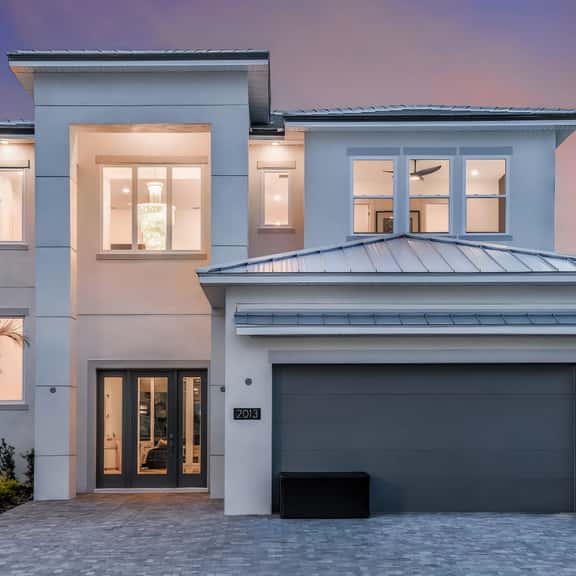 2013OC - 6 Bed - Lofty Landing - ST089 - Image 1