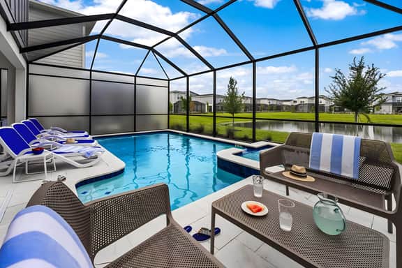 VOR4632TD: 7 Bed, Bricktopia, Petting Zoo, Gaming Nook - Image 2
