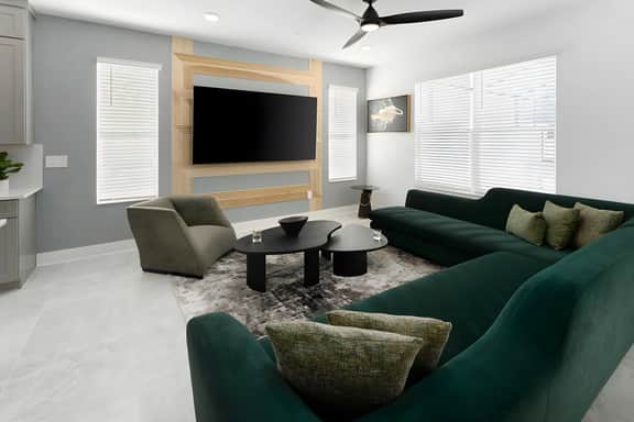VOR5352AA: 5 Bed, Candy, Pool - Image 2