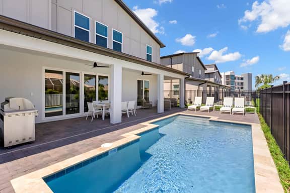 HI255SD: 6 bed, Enchanted House, Casino - Image 2