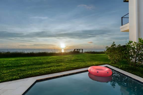 HI3057HA: 4 bed, Ocean Villa, Beachfront - Image 2