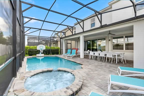 1778CV - 9 Bed - Ritzy Retreat - SR005V - Image 2