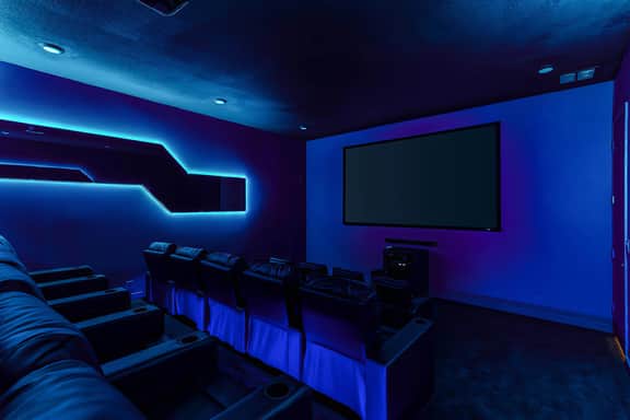1724OB - 11 Bed - Gamer's Getaway - ST044 - Image 5