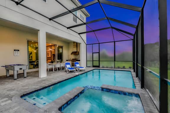 2013OC - 6 Bed - Lofty Landing - ST089 - Image 2