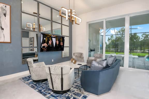 2013OC - 6 Bed - Lofty Landing - ST089 - Image 3
