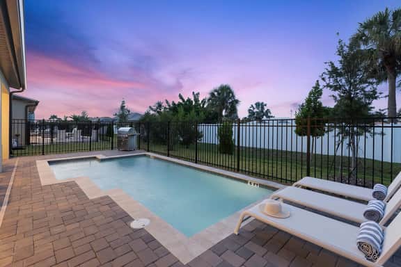 HI345SD: 5 bed, Sunshine Shores, Karaoke - Image 2