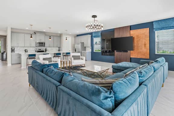 1761CV - 8 Bed - Amazonian Abode - SR012V - Image 3