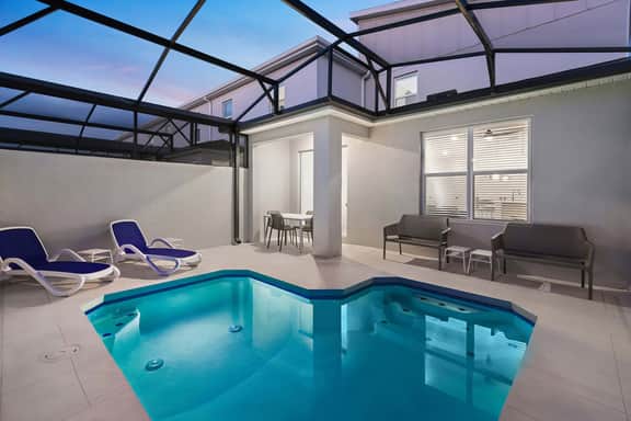 VOR5482CD: 5 Bed, Candy, Pool - Image 5