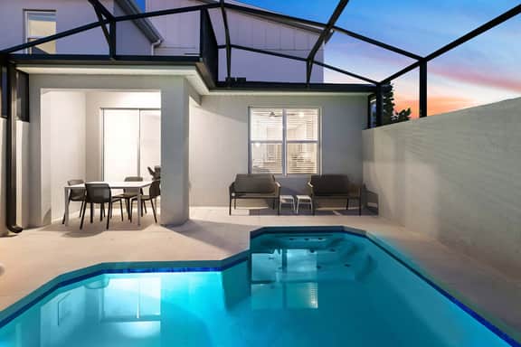 VOR4982HW: 5 Bed, Dollhouse, Pool - Image 5