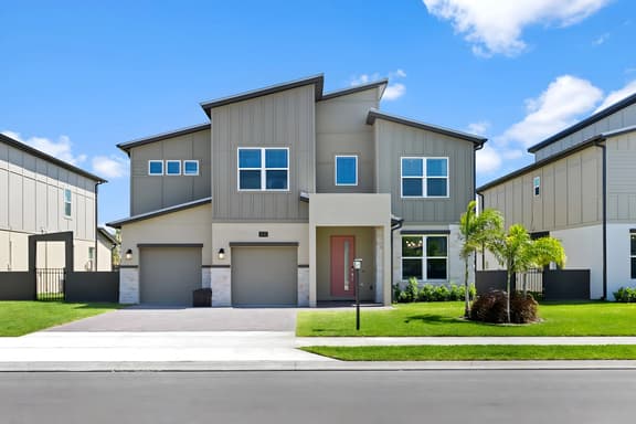 HI300SD: 6 bed, Enchanted House, Casino - Image 1