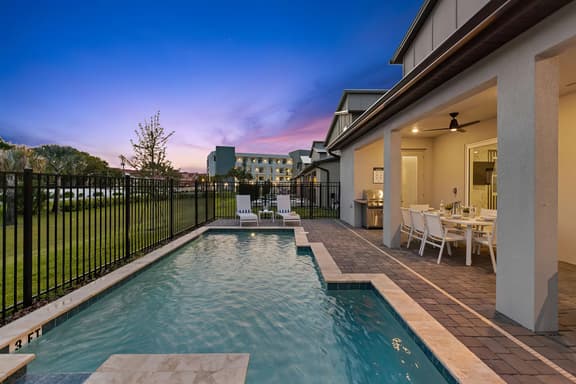 HI310SD: 5 bed, Storybook Village, Casino - Image 1