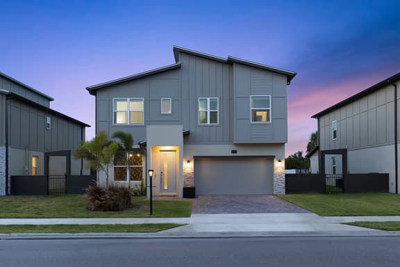HI345SD: 5 bed, Sunshine Shores, Karaoke - Image 1